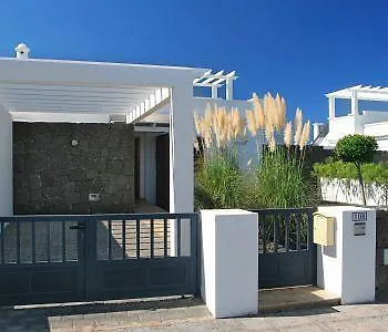 Villa Sun Grove & Playa Blanca