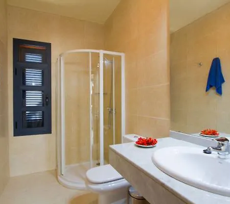Villa Sun Grove & Playa Blanca